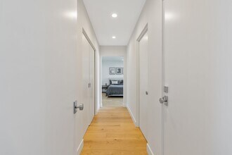 3632 Beverly Ridge Dr in Sherman Oaks, CA - Building Photo - Building Photo