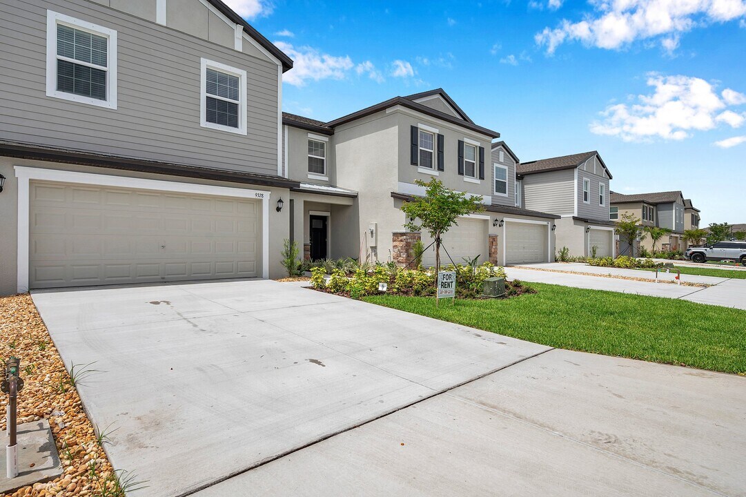 9328 Bonita Mar Dr in Parrish, FL - Building Photo