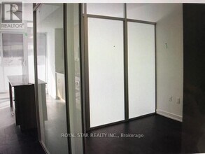 426 University Ave in Toronto, ON - Building Photo - Building Photo