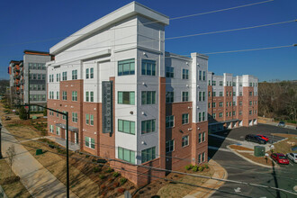 Abbington on Cheshire Bridge in Atlanta, GA - Building Photo - Building Photo