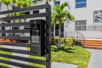 575 NE 82nd St in Miami, FL - Building Photo - Building Photo