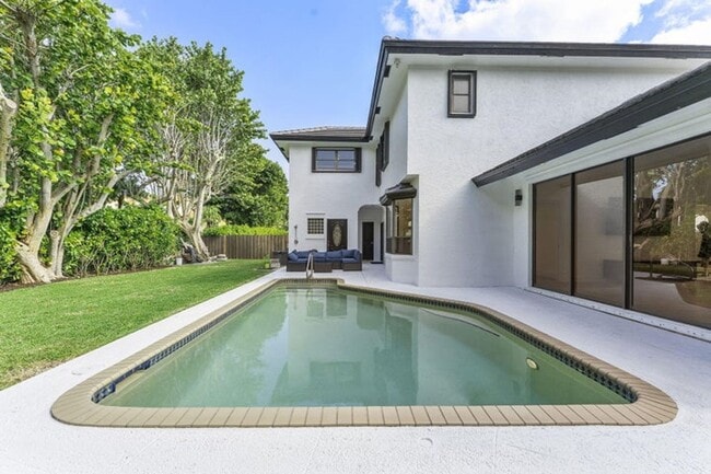 150 Lucina Dr in Hypoluxo, FL - Building Photo - Building Photo