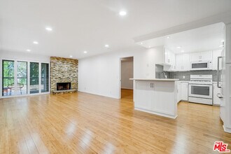 8515 Falmouth Ave in Los Angeles, CA - Building Photo - Building Photo