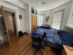 140 Sutherland Rd, Unit 2 in Boston, MA - Building Photo - Building Photo