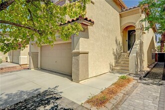 8180 Blue Hope Diamond Ln, Unit 2101 in Las Vegas, NV - Foto de edificio - Building Photo