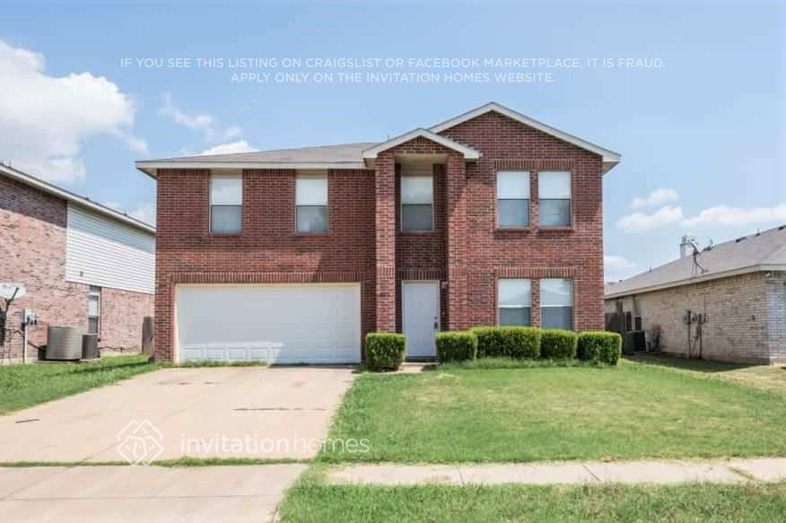 3012 Cesareo Dr in Grand Prairie, TX - Foto de edificio