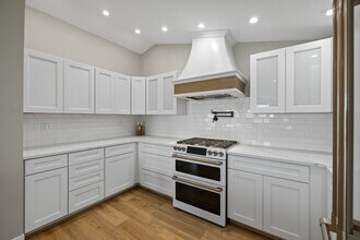 13239 Commodore Rd in Hot Springs, SD - Foto de edificio - Building Photo