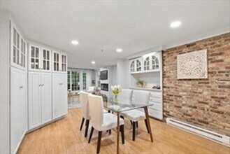 8 Mount Vernon Pl, Unit 1 in Boston, MA - Building Photo - Building Photo