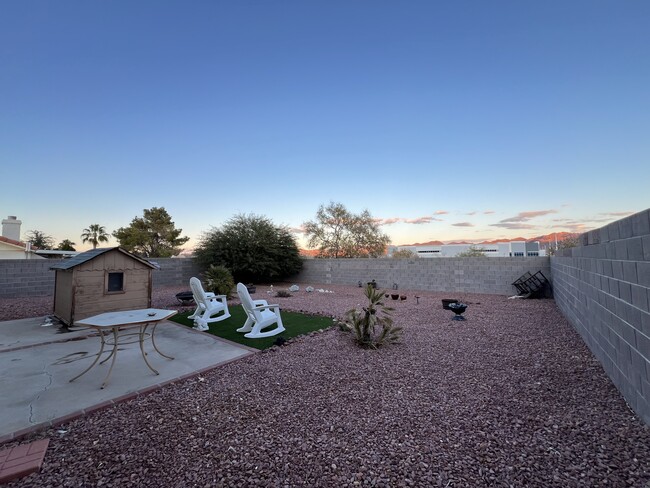 908 Plains St in Henderson, NV - Building Photo - Building Photo