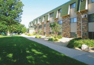 Oak Place Apartments in Kimball, MN - Building Photo - Building Photo