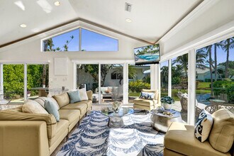 1212 Hillsboro Mile in Hillsboro Beach, FL - Building Photo - Building Photo