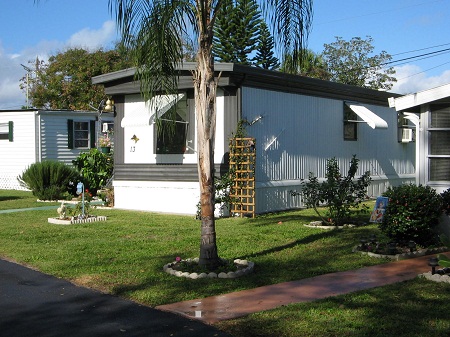 Tradewinds Mobile Estates in Cocoa, FL - Foto de edificio - Building Photo