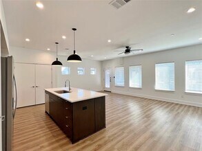 408 M.L.K. Jr Blvd in Waxahachie, TX - Foto de edificio - Building Photo