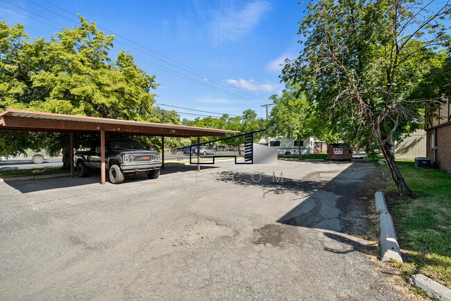 221 N Pingree Ave, Unit #4 in Ogden, UT - Building Photo - Building Photo