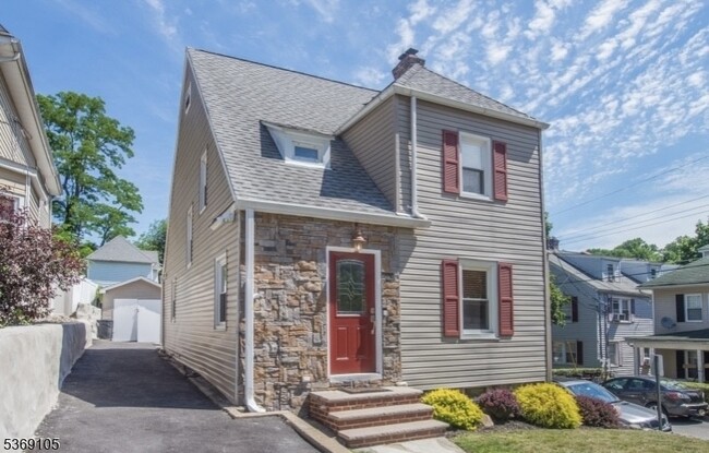 14 Thompson St in Morristown, NJ - Building Photo - Building Photo