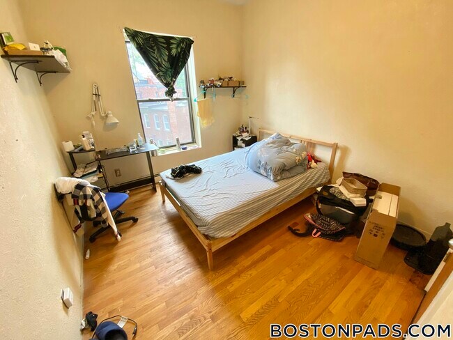 88 Hammond St in Boston, MA - Building Photo - Building Photo