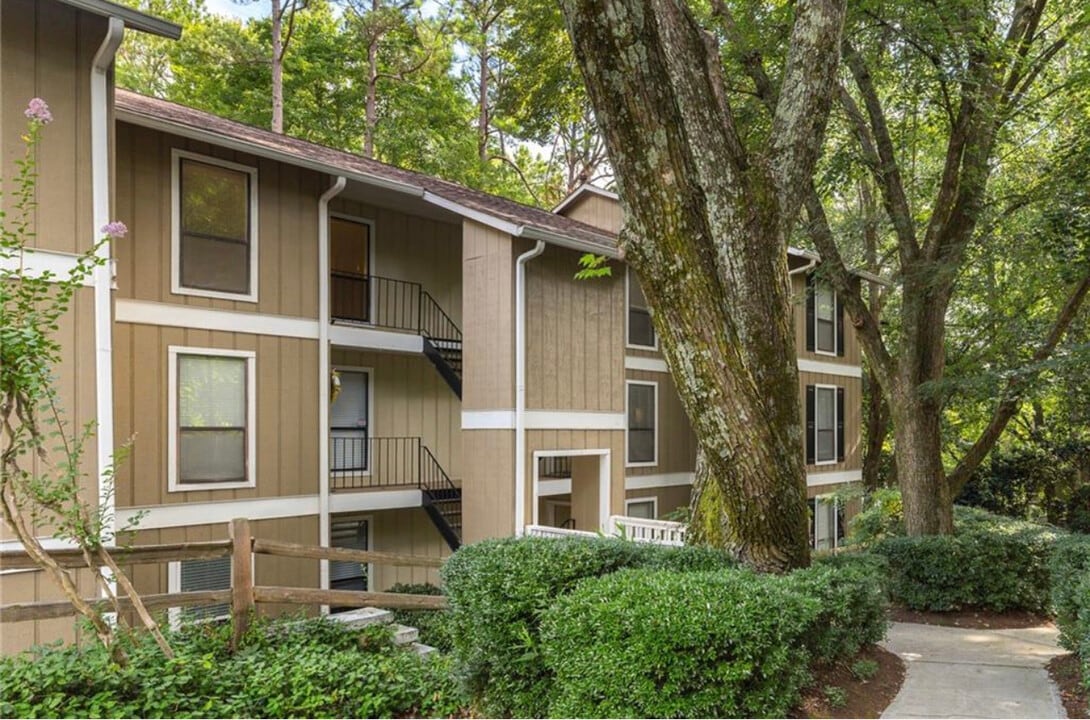 5137 Roswell Rd, Unit #9 in Sandy Springs, GA - Building Photo