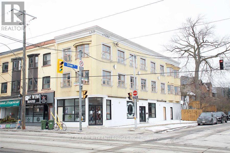 770-770 College St in Toronto, ON - Building Photo