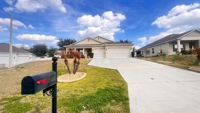 1922 Bell Crk Lp in Fruitland Park, FL - Building Photo - Building Photo