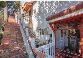 3916 Carnavon Way in Los Angeles, CA - Building Photo - Building Photo