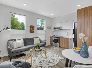 Bridger Commons in Portland, OR - Building Photo - Building Photo