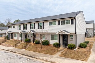 London Townhomes in Atlanta, GA - Building Photo