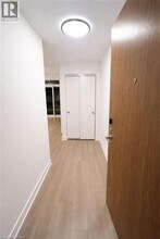 25 Wellington St S in Kitchener, ON - Building Photo - Building Photo