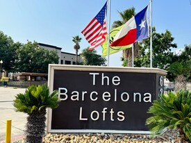 6201 Grissom Rd in San Antonio, TX - Building Photo