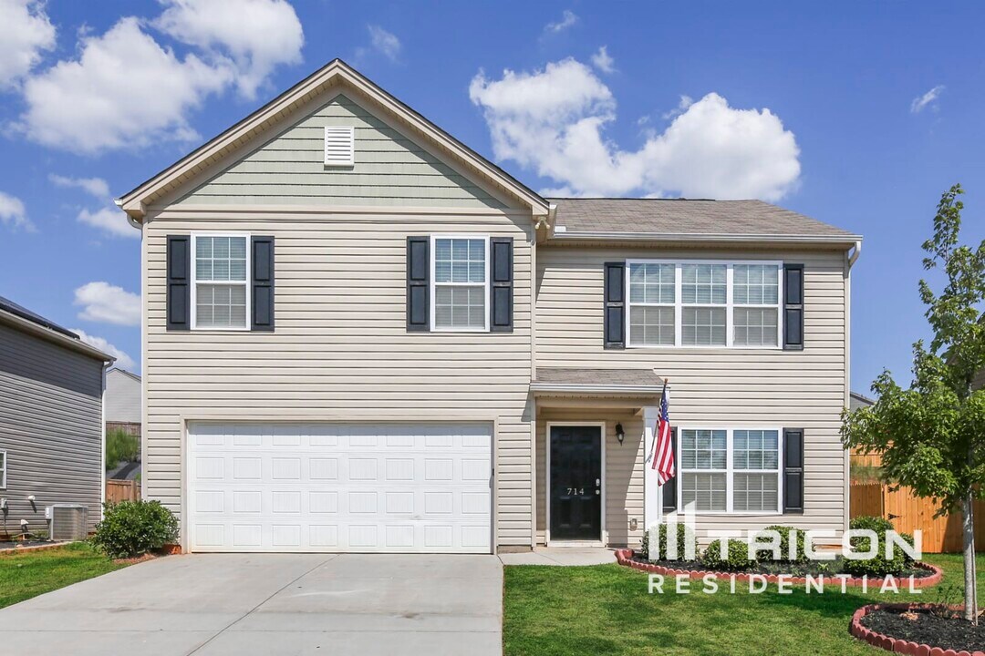 714 Streamside Dr in Piedmont, SC - Building Photo