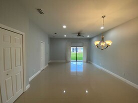 255 SW 4th St in Cape Coral, FL - Building Photo