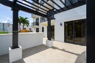 1091 Galiano St in Coral Gables, FL - Building Photo - Building Photo