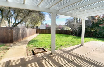 3601 Jackie Ln in Shingle Springs, CA - Foto de edificio - Building Photo