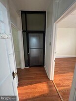 7979 Oxford Ave in Philadelphia, PA - Building Photo