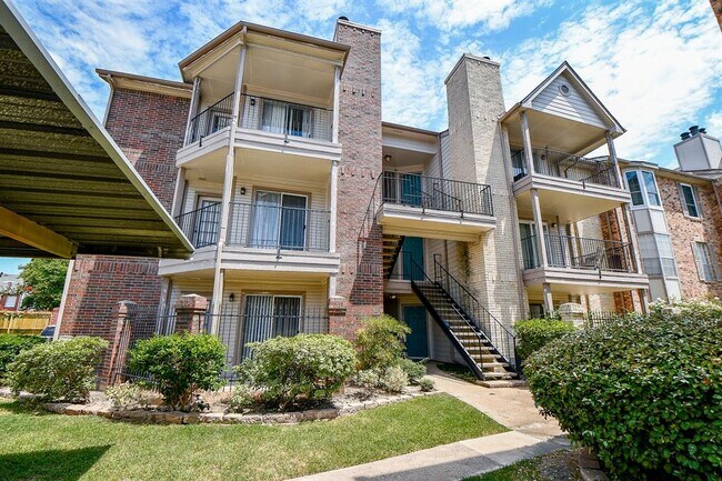 property at 2121 Hepburn St
