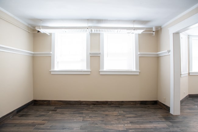 1704 E Locust St in Milwaukee, WI - Building Photo - Building Photo