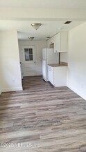9043 8th Ave in Jacksonville, FL - Building Photo - Building Photo