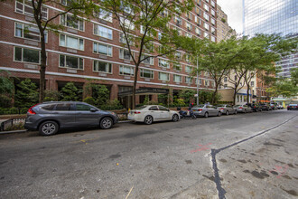 Toulaine Apartments in New York, NY - Foto de edificio - Building Photo