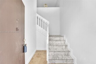 4654 NW 97th Pl in Doral, FL - Building Photo - Building Photo