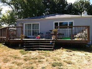 1406 W John St in Champaign, IL - Building Photo - Building Photo