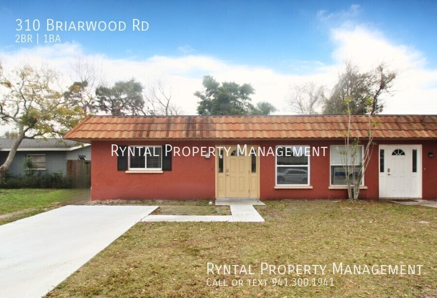 310 Briarwood Rd in Venice, FL - Building Photo