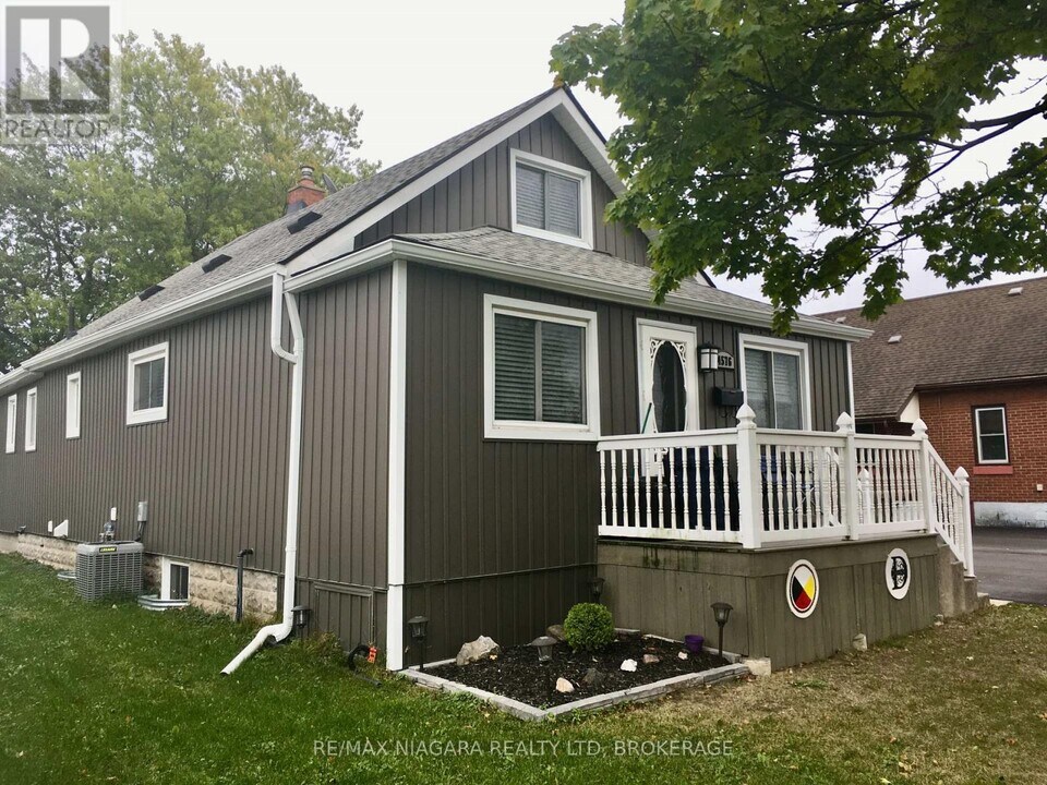 4576 Kalar Rd in Niagara Falls, ON - Building Photo
