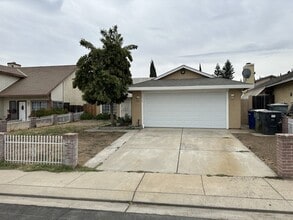 1612 Giammona Ct in Modesto, CA - Foto de edificio - Building Photo