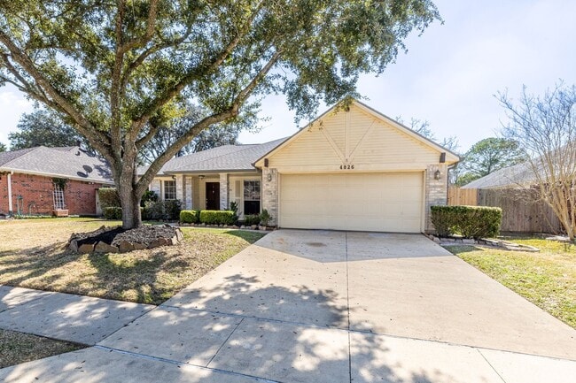 4826 Meadowglen Dr in Pearland, TX - Building Photo - Building Photo