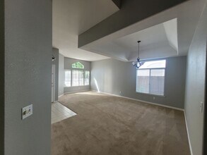 1728 Chilton Dr in Roseville, CA - Building Photo - Building Photo
