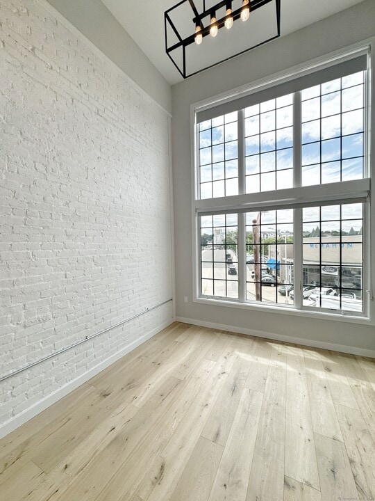 32 Main St in Norwalk, CT - Building Photo