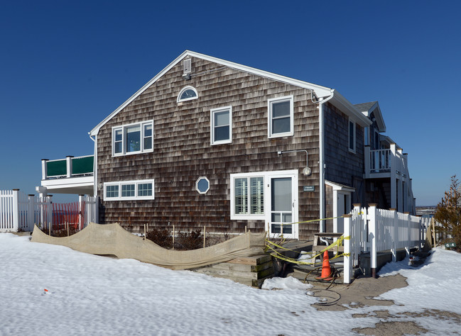 Larkin Square at Watch Hill in Westerly, RI - Building Photo - Building Photo