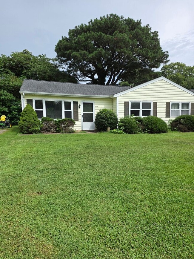 property at 7426 Bellehaven Dr