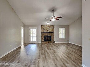 7058 Star Rush Dr in Jacksonville, FL - Building Photo - Building Photo