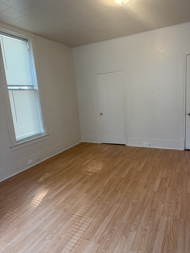 property at 804 N 6th St