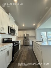 305 Glacier Lk Dr in Raleigh, NC - Building Photo - Building Photo